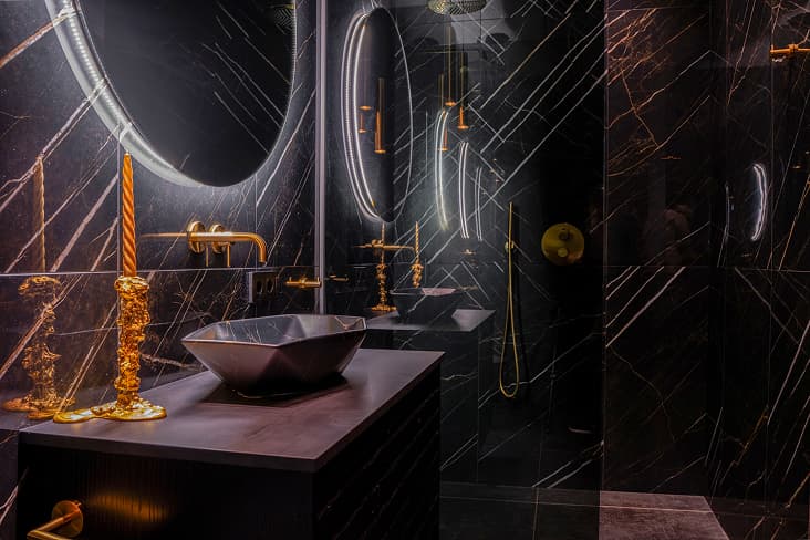 Baðherbergi — ítölsk hönnun og dramatík